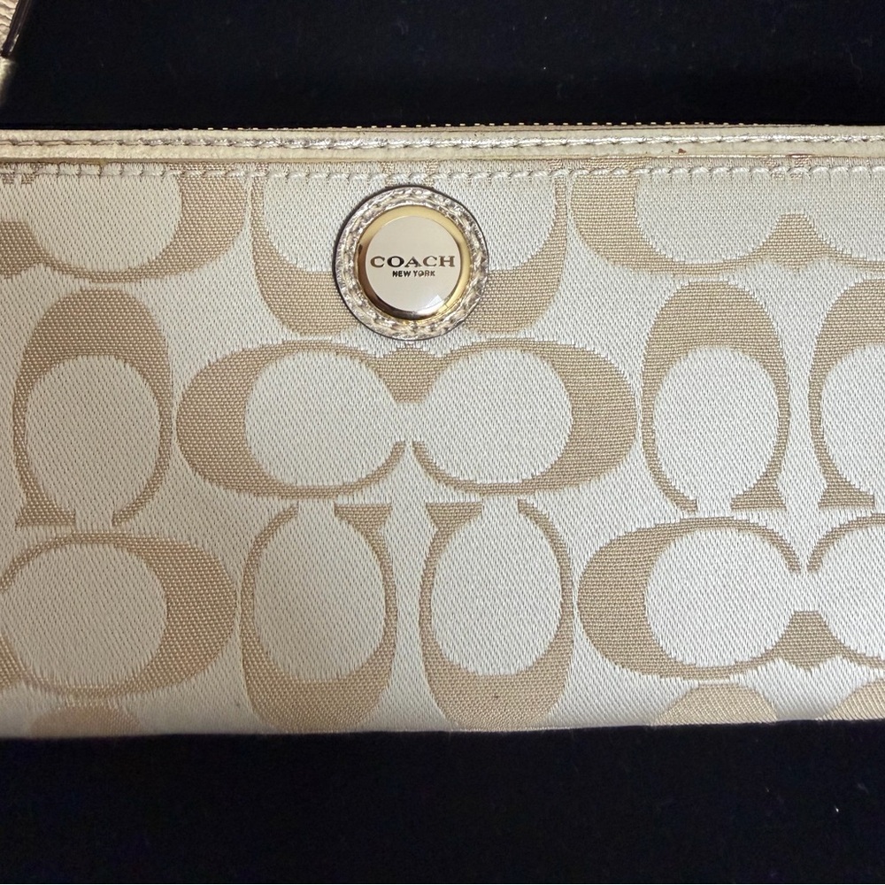 Coach Signature Zip Wallet - Picture 2 of 8